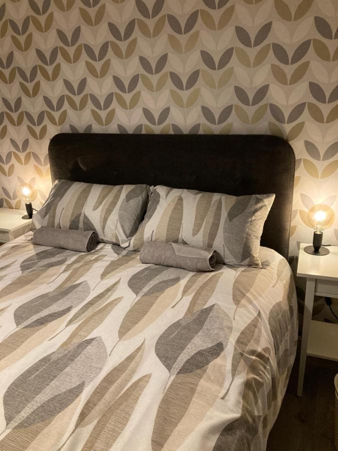Chapel Court Apartments Cannock Bagian luar foto
