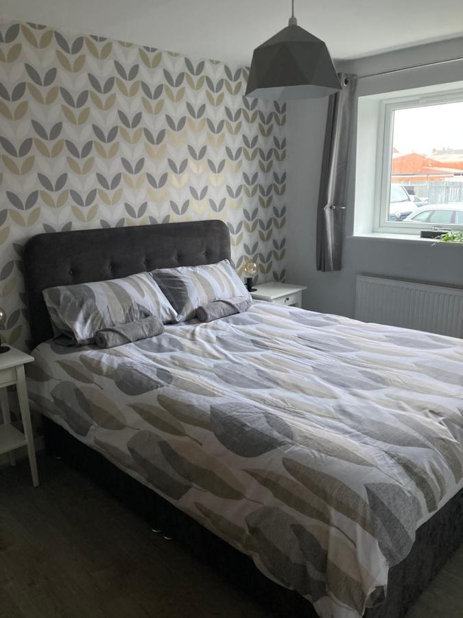 Chapel Court Apartments Cannock Bagian luar foto