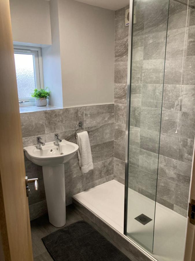 Chapel Court Apartments Cannock Bagian luar foto