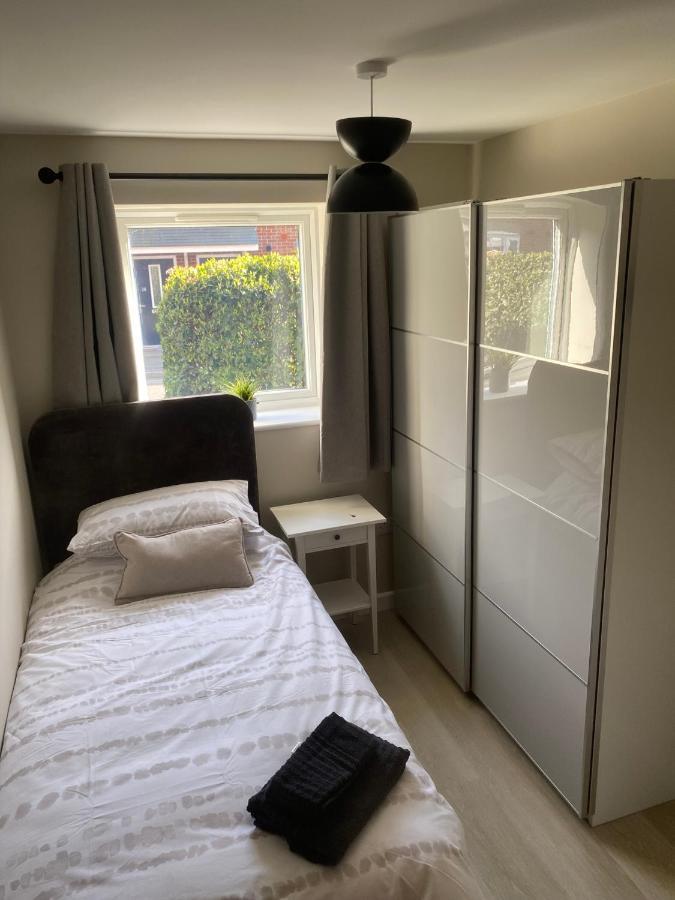 Chapel Court Apartments Cannock Bagian luar foto