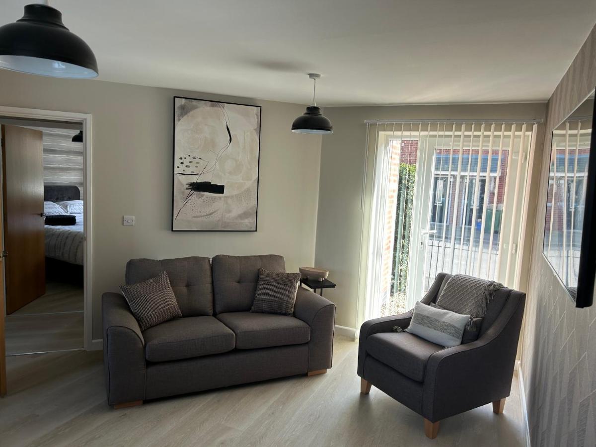 Chapel Court Apartments Cannock Bagian luar foto