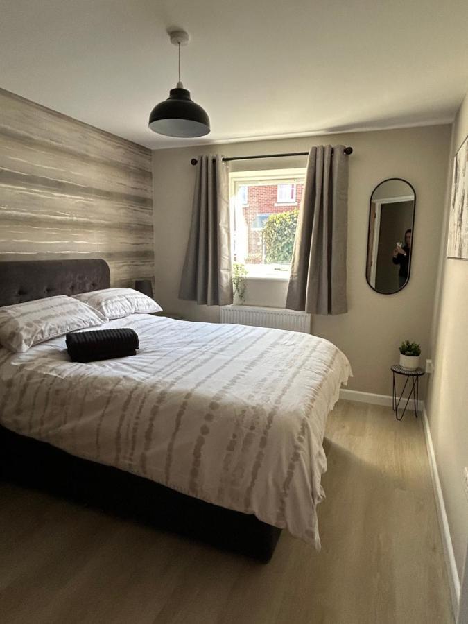Chapel Court Apartments Cannock Bagian luar foto