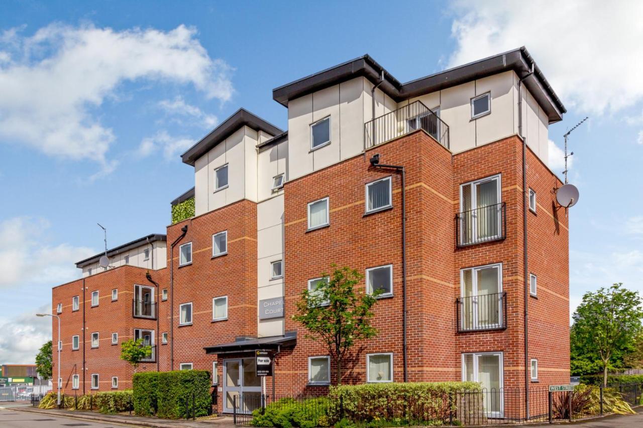 Chapel Court Apartments Cannock Bagian luar foto